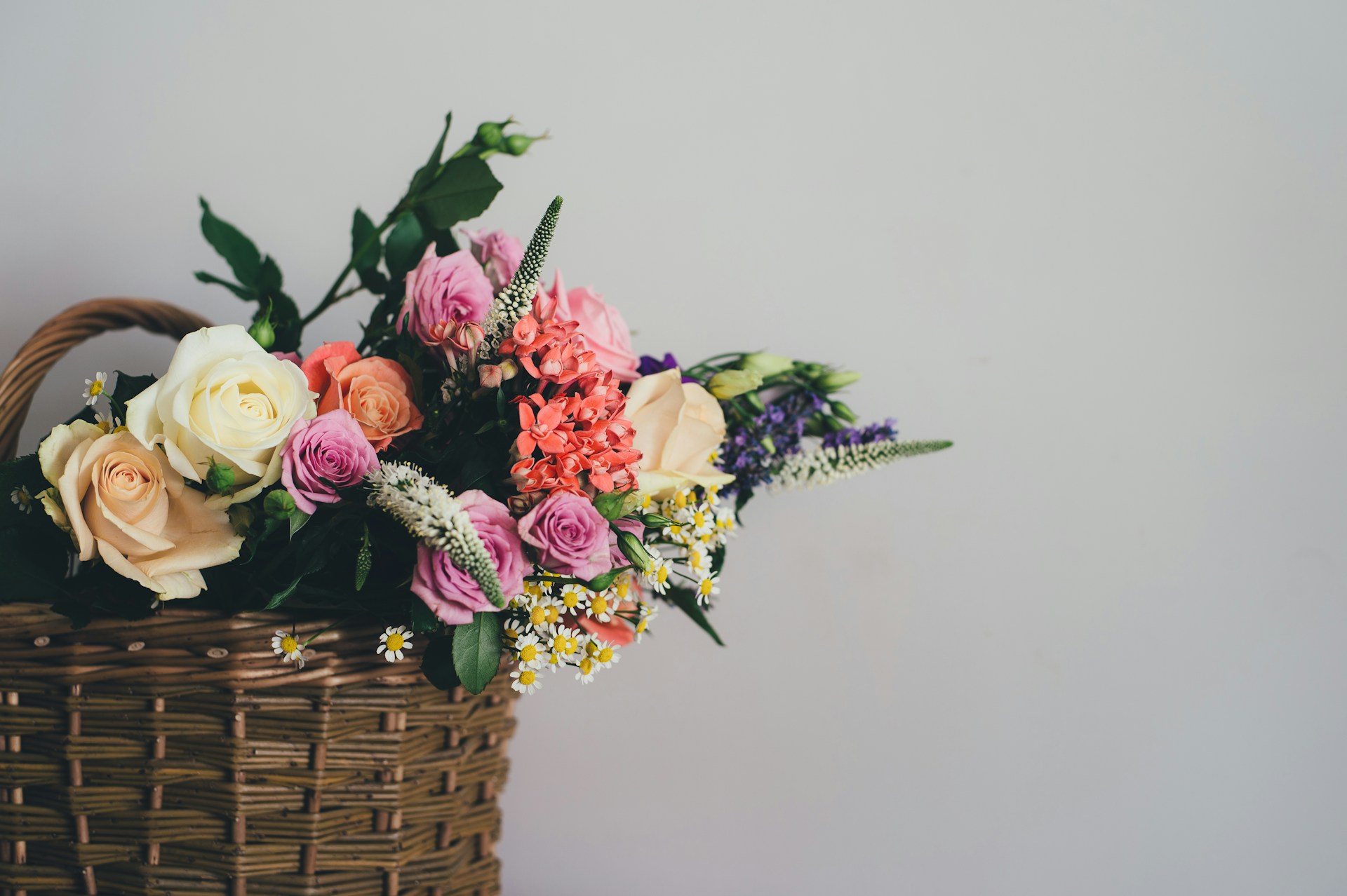 Sallys Florist, Forest of Dean flowers, Ross on Wye flowers, and Monmouth Flowers. Wedding, Tribute and Celebration flowers, Flower arranging in the Forest of Dean, Gloucestershire, flower gifts Forest of Dean