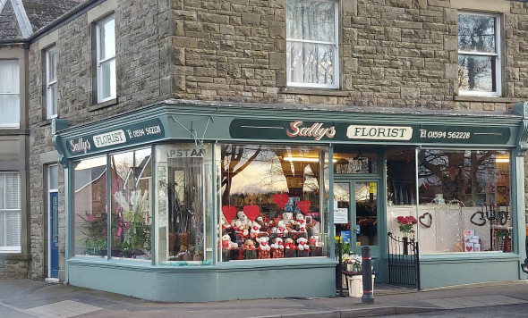 Sallys Florist, Forest of Dean flowers, Ross on Wye flowers, and Monmouth Flowers. Wedding, Tribute and Celebration flowers, Flower arranging in the Forest of Dean, Gloucestershire, flower gifts Forest of Dean